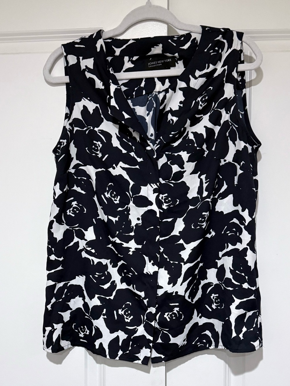 Jones New York Blue and White Floral Sleeveless Blouse